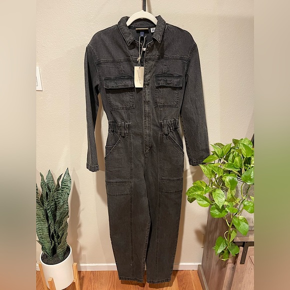 NWT Universal Thread Women’s 2 Long Sleeve Washed Black Denim Jumpsuit - Picture 3 of 8